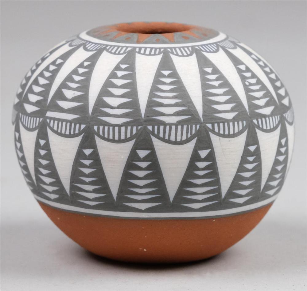 JEMEZ PUEBLO POLYCHROME CLAY