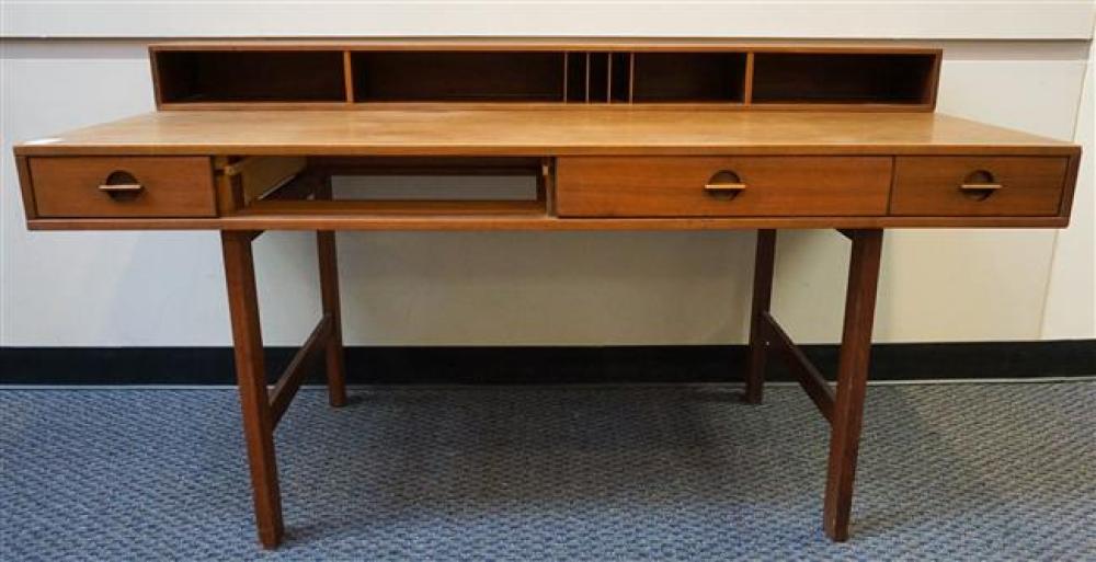JENS QUISTGAARD FOR LOVIG TEAK DESK