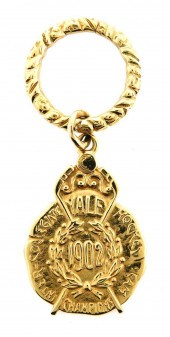 JEWELRY: 14K 1902 YALE HOCKEY