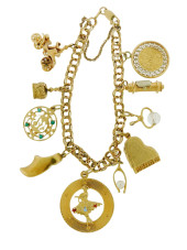 JEWELRY: 14K CHARM BRACELET WI