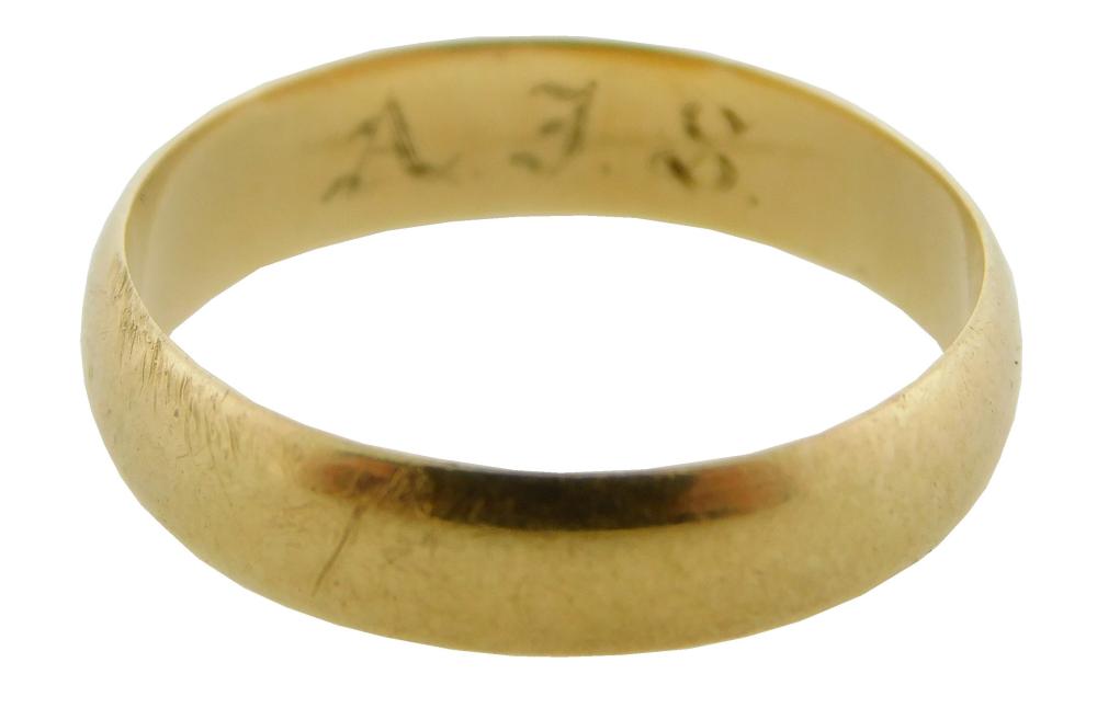 JEWELRY: 14K GOLD WEDDING BAND,