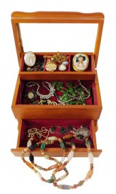 JEWELRY: 14K WALTHAM OPEN FACE