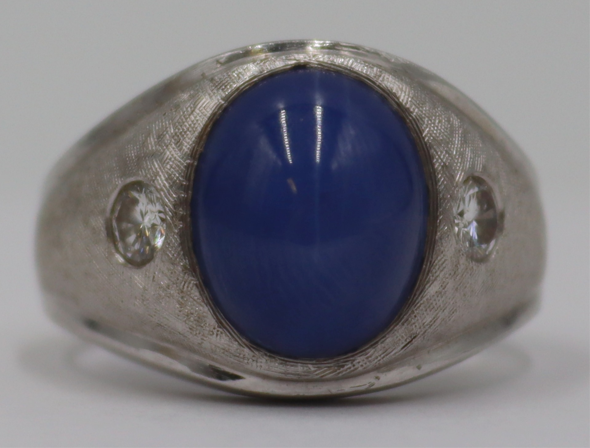 JEWELRY. 14KT GOLD STAR SAPPHIRE