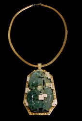 JEWELRY: 18K CARVED JADEITE AN