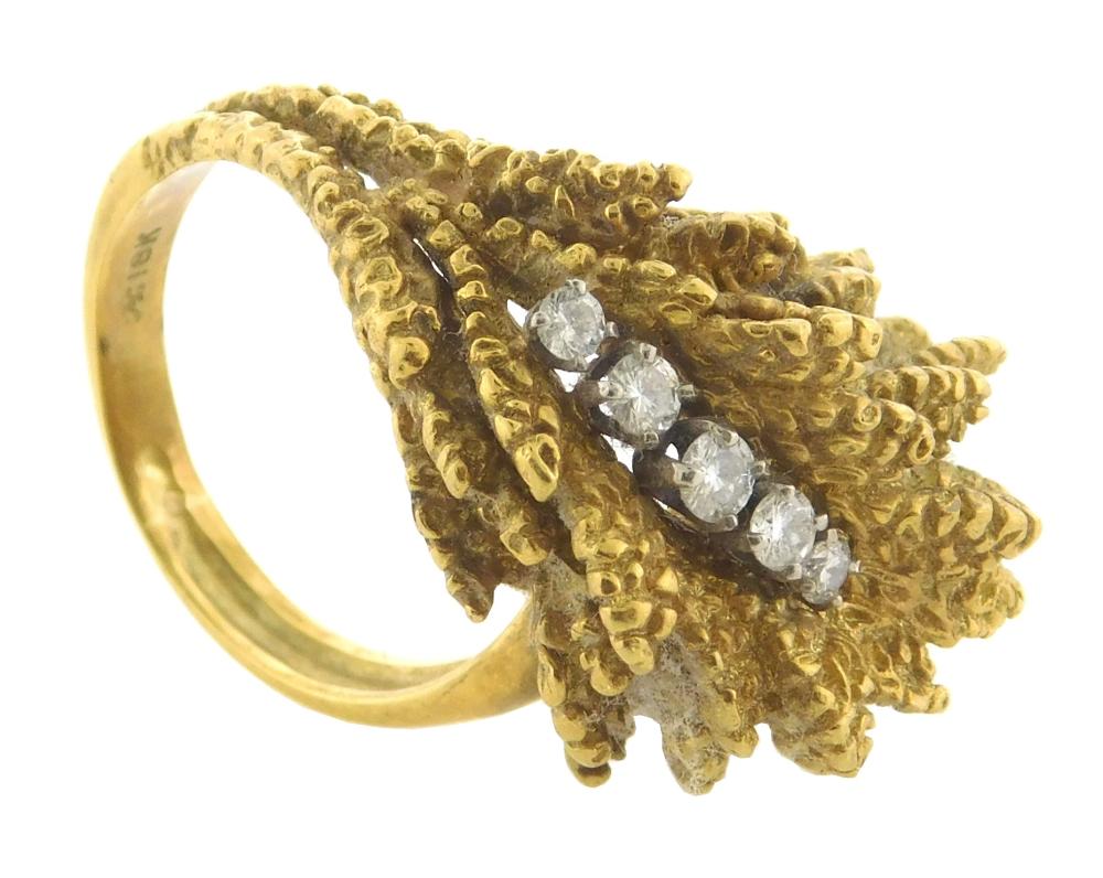 JEWELRY: 18K DIAMOND RING,