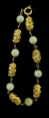JEWELRY: 18K GOLD BEAD AND PEA