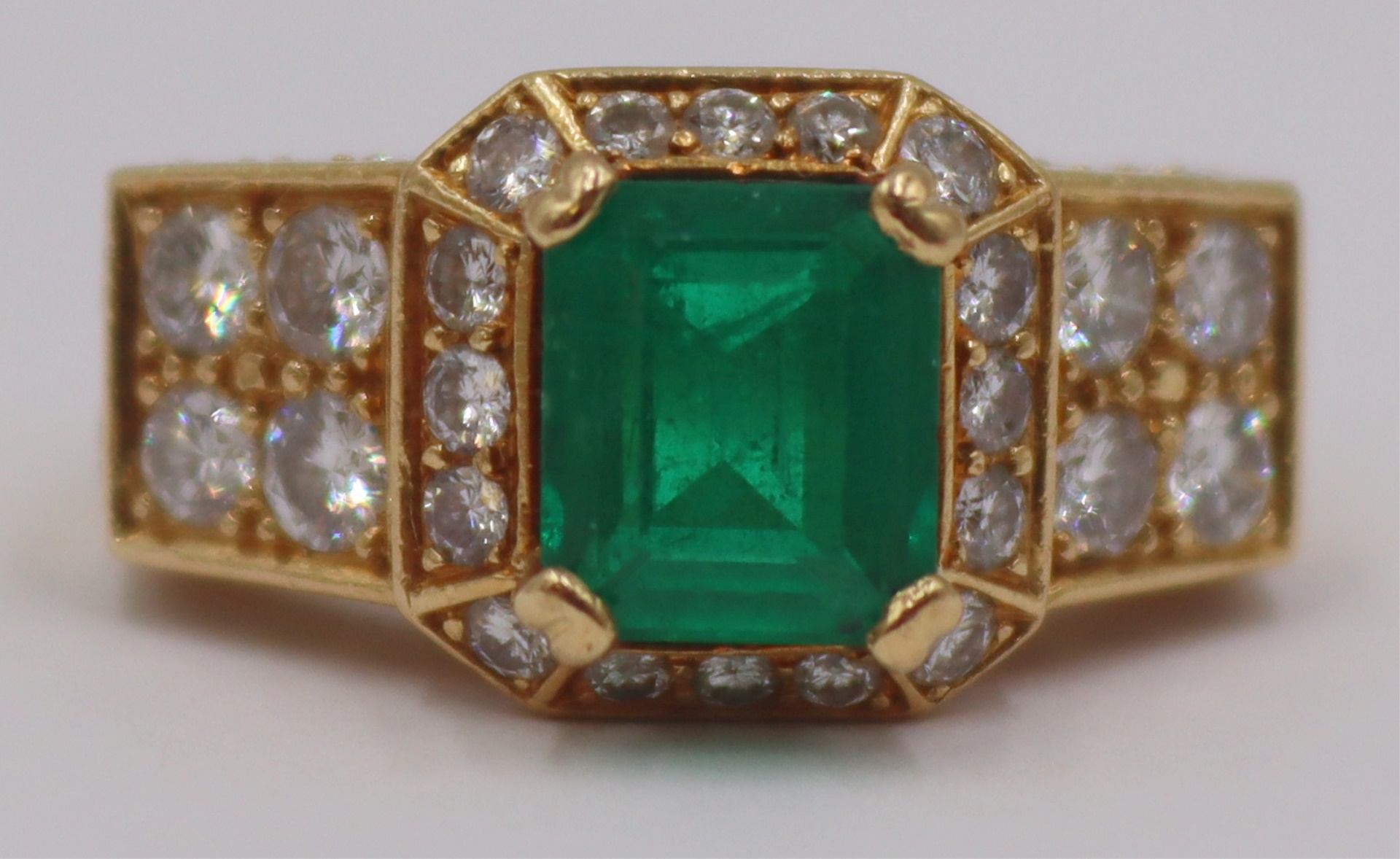 JEWELRY. 18K GOLD, EMERALD, AND