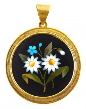 JEWELRY: 18K PIETRA DURA PENDA