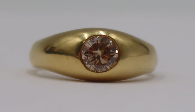JEWELRY. 18KT GOLD AND 1.01 CT
