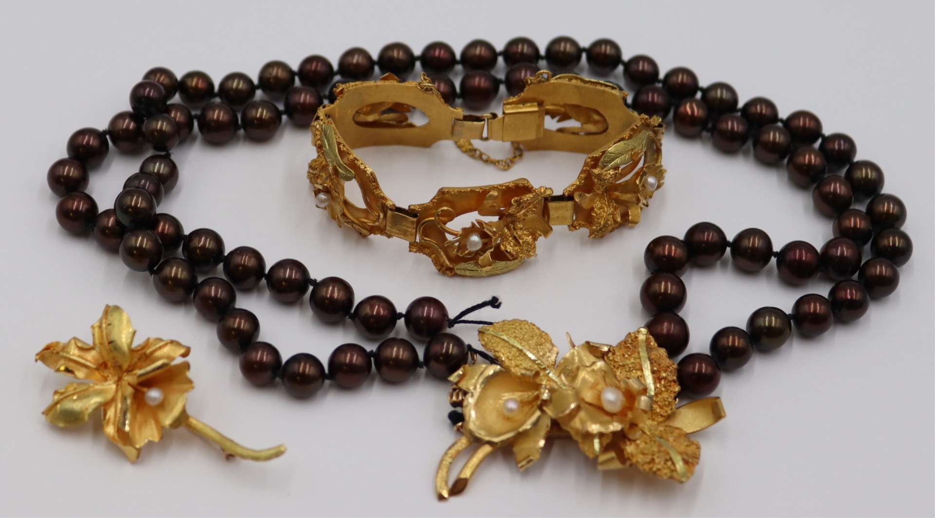 JEWELRY. 18KT GOLD AND PEARL