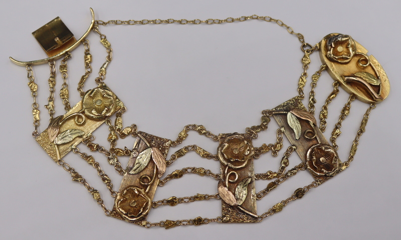 JEWELRY. 18KT GOLD FLORAL DECORATED
