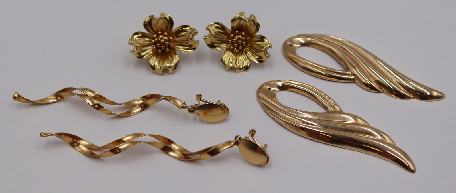 JEWELRY. (2) PAIRS OF 18KT GOLD