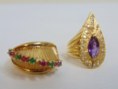 JEWELRY. 2 VINTAGE GOLD RINGS,