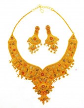 JEWELRY: 22K GOLD NECKLACE AND