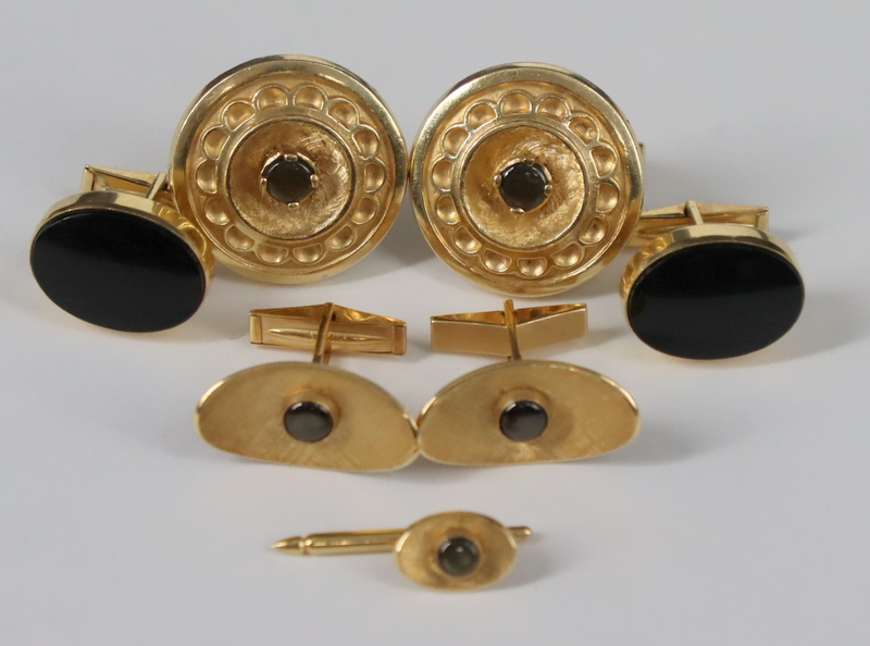 JEWELRY. (3) PAIR OF 14KT GOLD