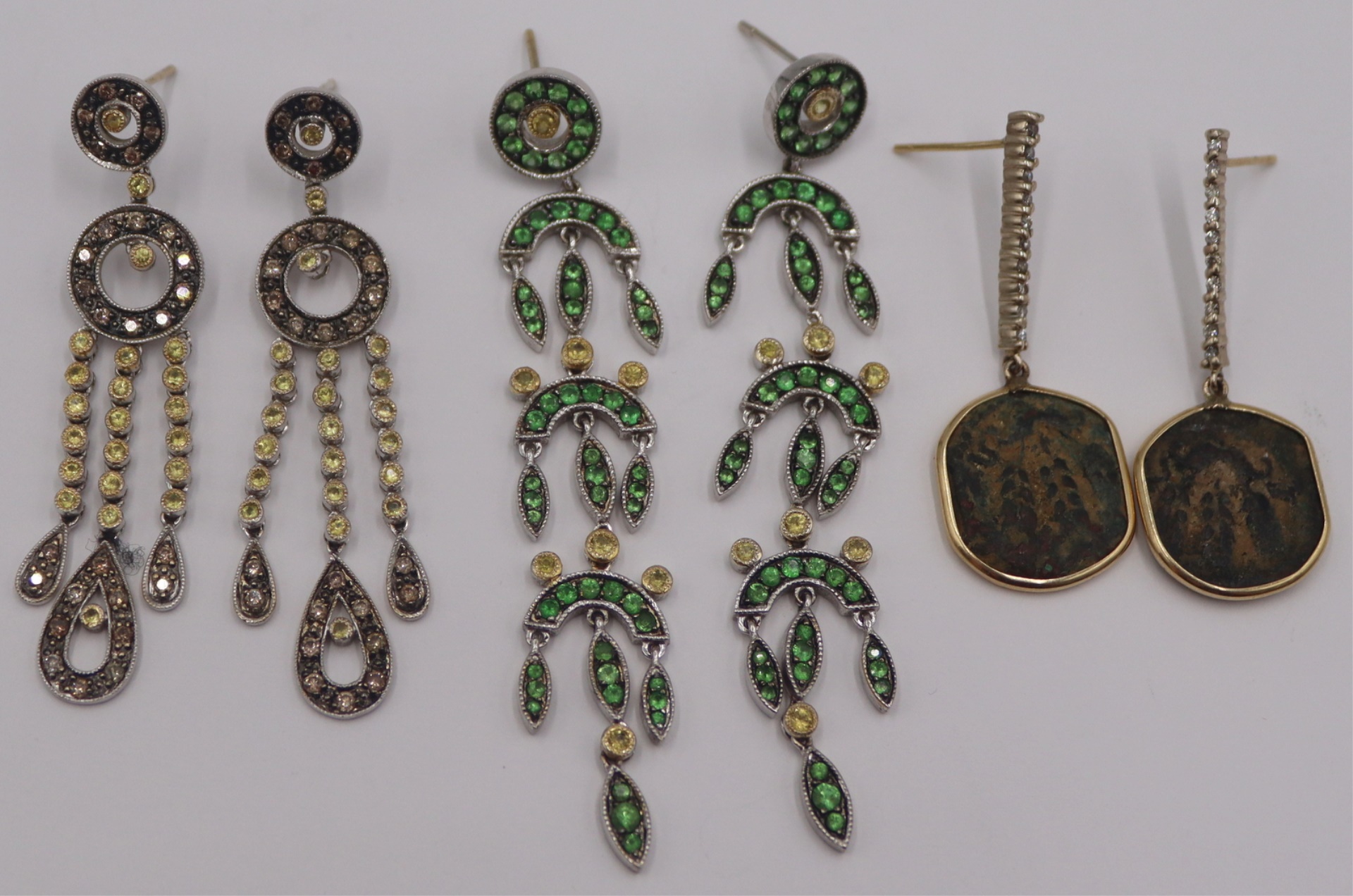 JEWELRY. (3) PAIR OF 14KT OR 18KT