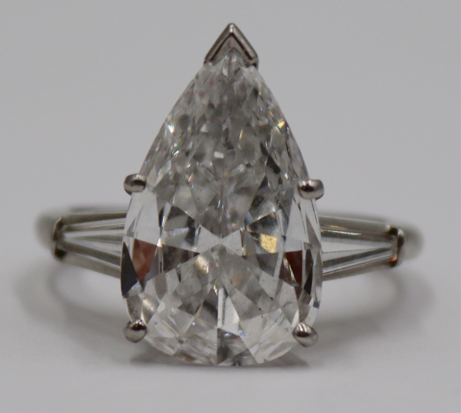 JEWELRY. 3.71 CT D-COLOR