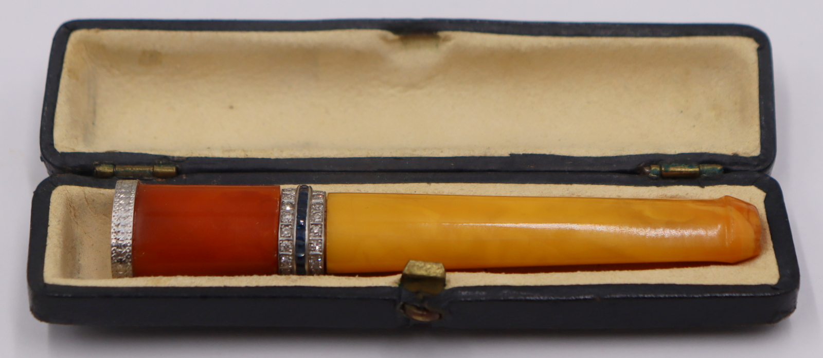 JEWELRY. ANTIQUE AMBER, PLATINUM,