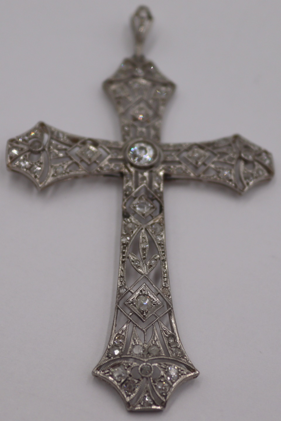 JEWELRY. ANTIQUE EDWARDIAN PLATINUM