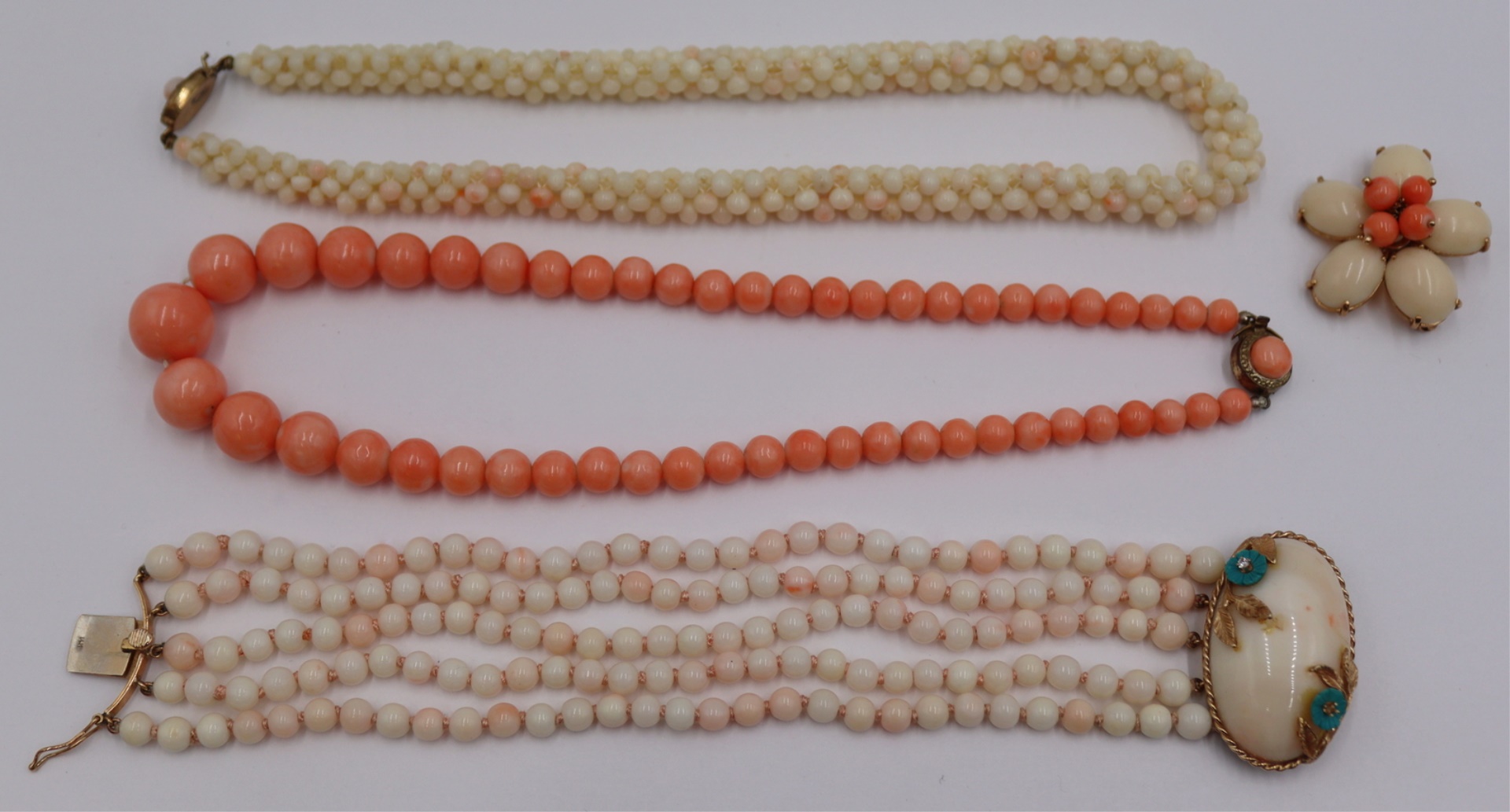 JEWELRY. ASSORTED CORAL JEWELRY