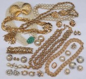 JEWELRY. ASSORTED COSTUME AND