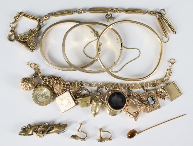 JEWELRY. ASSORTED COSTUME JEWELRY