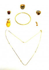 JEWELRY: ASSORTED GOLD ITEMS