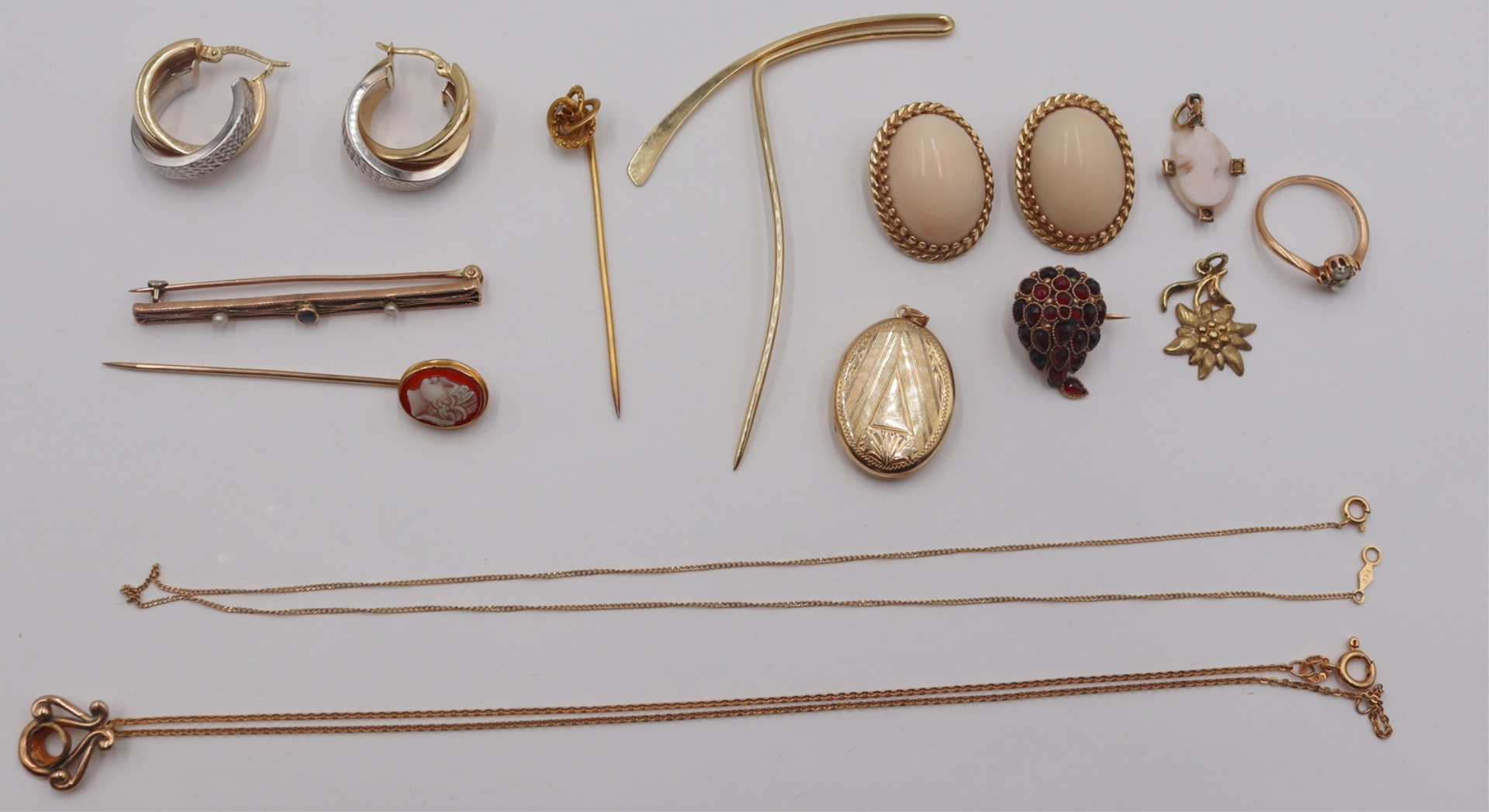 JEWELRY. ASSORTED GOLD JEWELRY