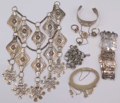 JEWELRY. ASSORTED GROUPING OF