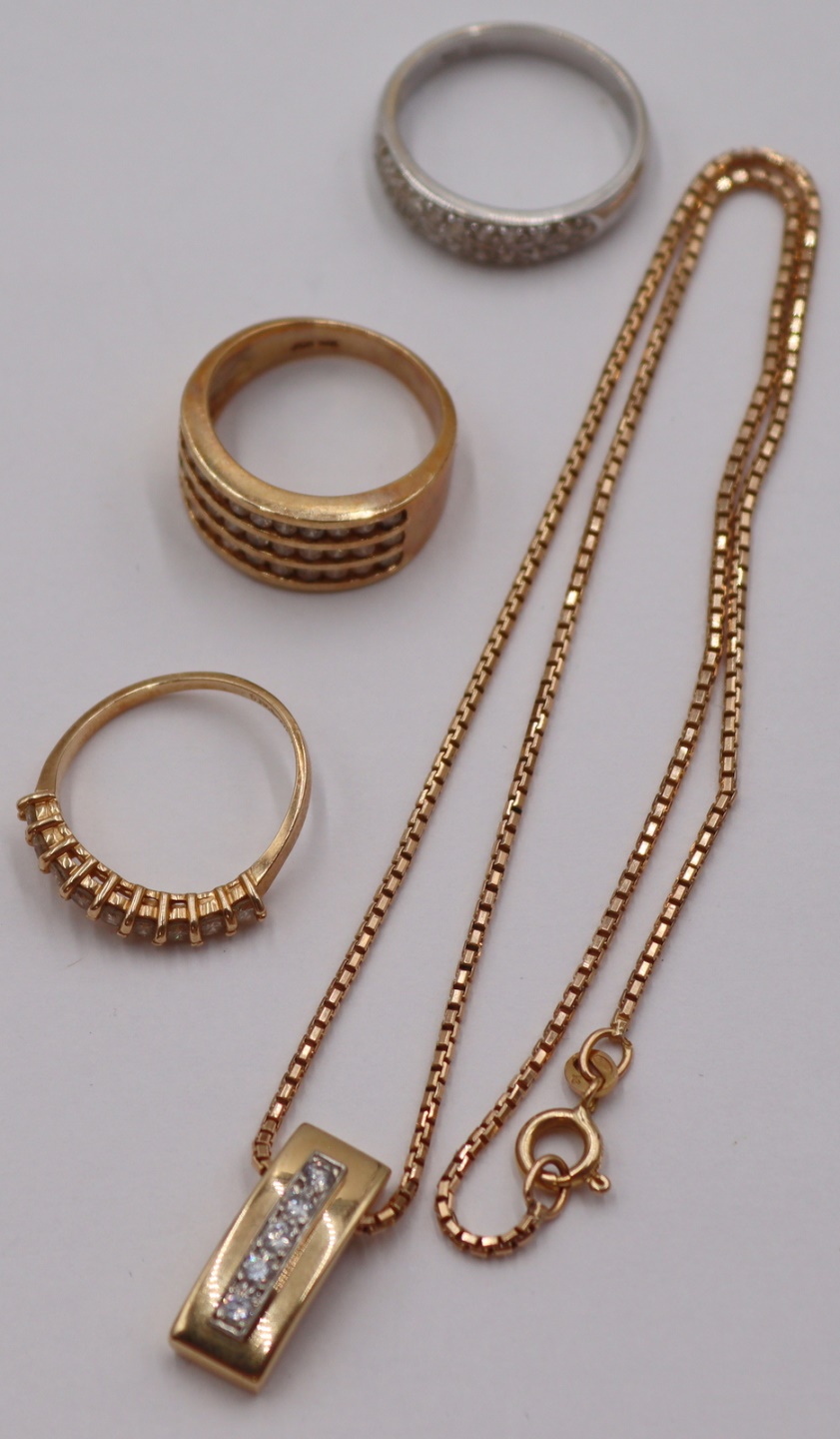JEWELRY. ASSORTED GROUPING OF