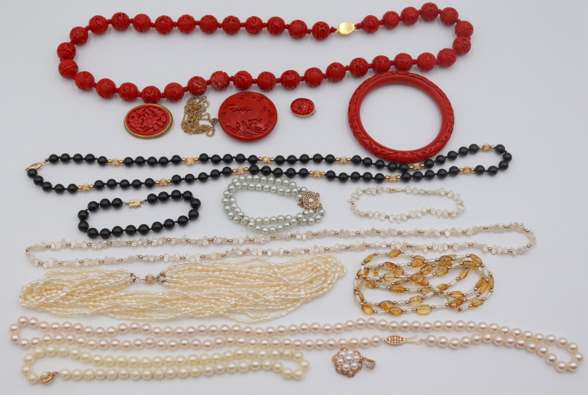 JEWELRY. ASSORTED GROUPING OF