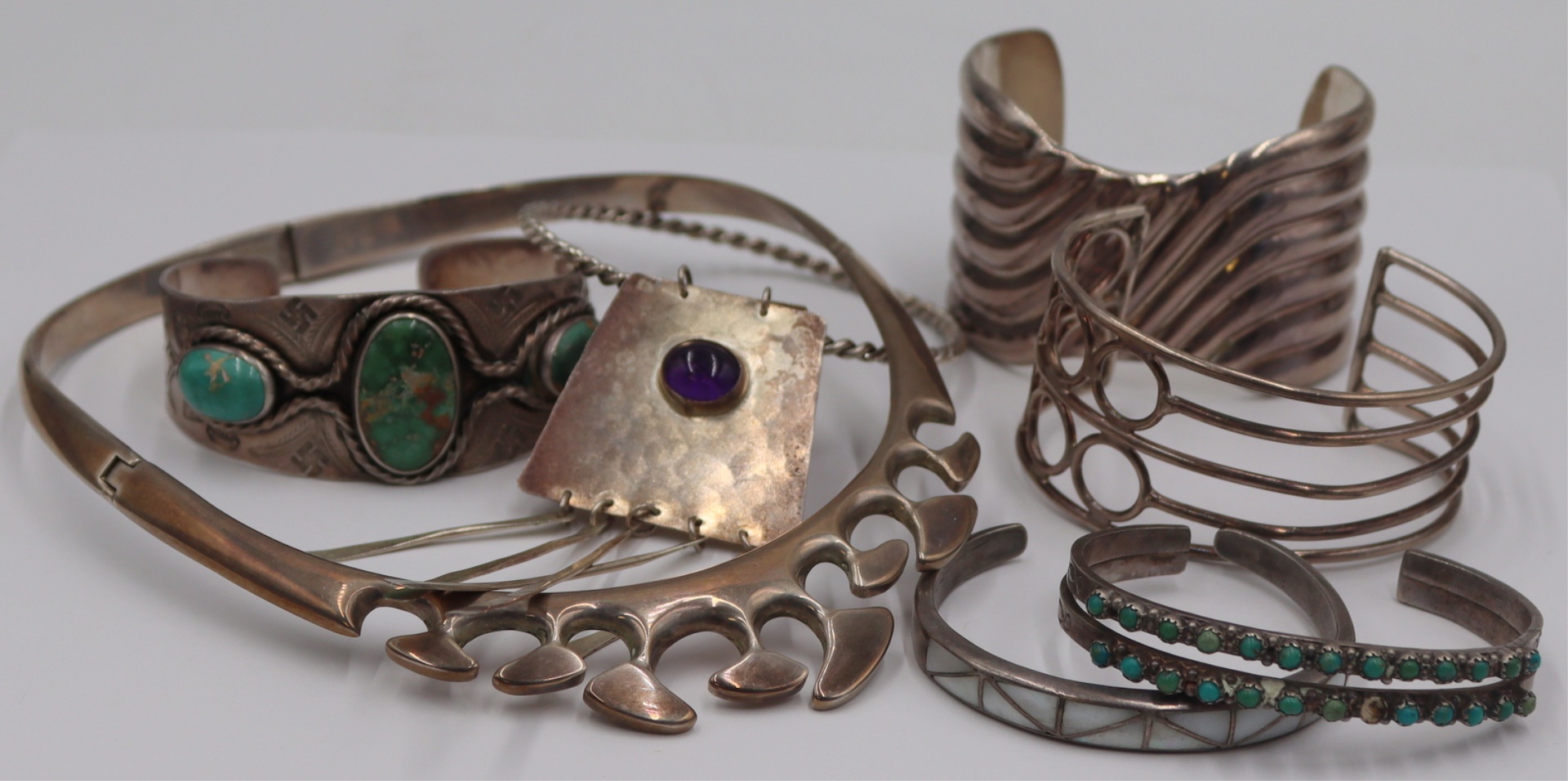 JEWELRY. ASSORTED GROUPING OF