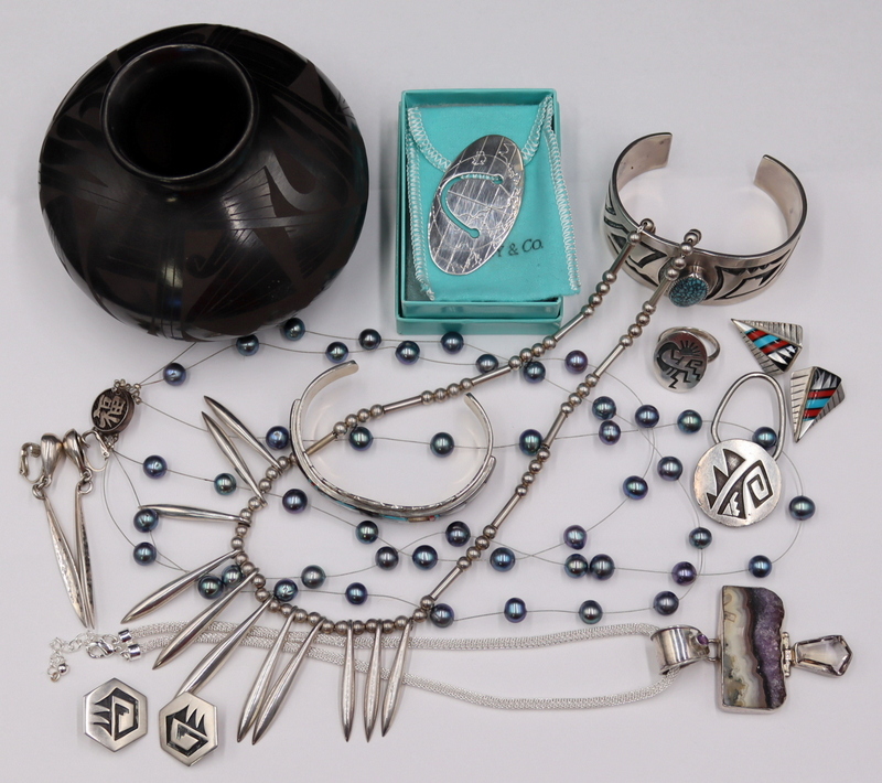 JEWELRY. ASSORTED SILVER JEWELRY