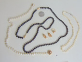 JEWELRY. CAMEO & PEARL TO TO I