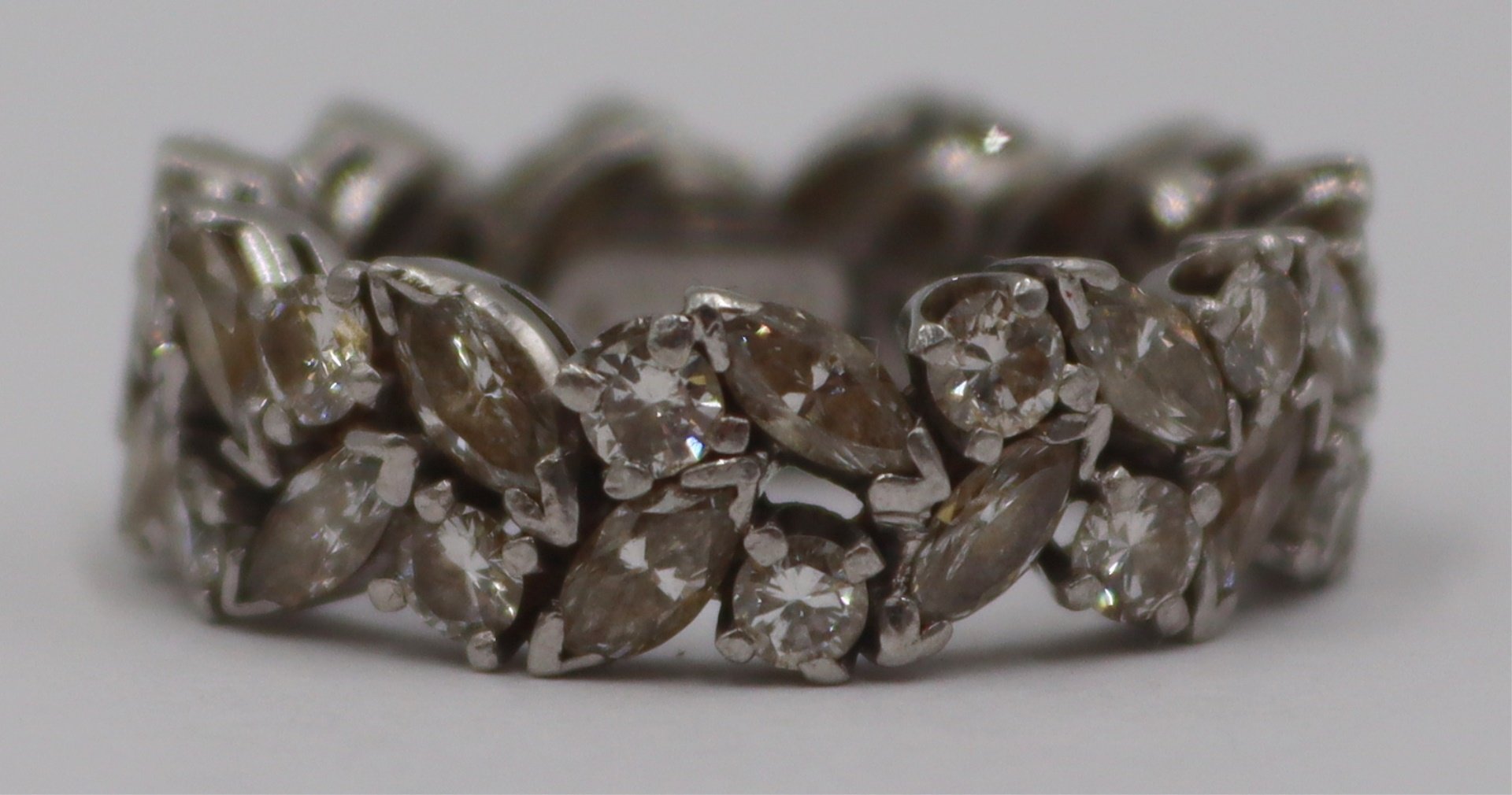 JEWELRY. CARTIER ROUND AND