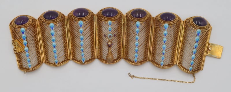 JEWELRY. CHINESE GILT SILVER,