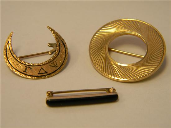 JEWELRY: Circle pin  14K yellow