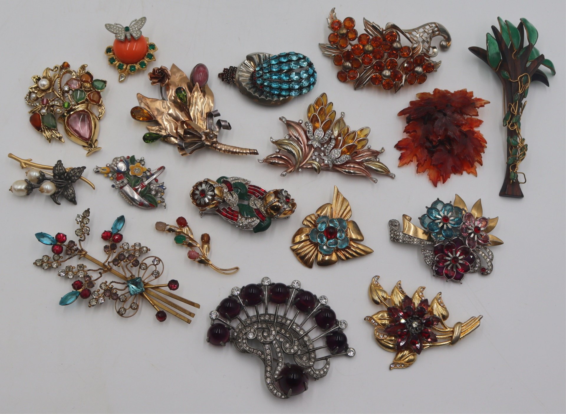 JEWELRY. COSTUME JEWELRY INC. HOBE,