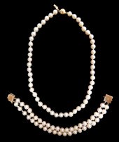 JEWELRY: CULTURED PEARL NECKLA