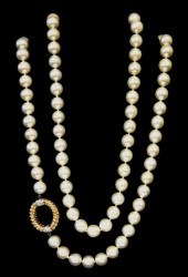 JEWELRY: CULTURED PEARL NECKLA