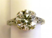 JEWELRY: Diamond engagement ri