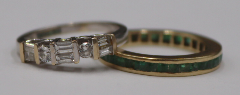 JEWELRY. EMERALD AND DIAMOND RING