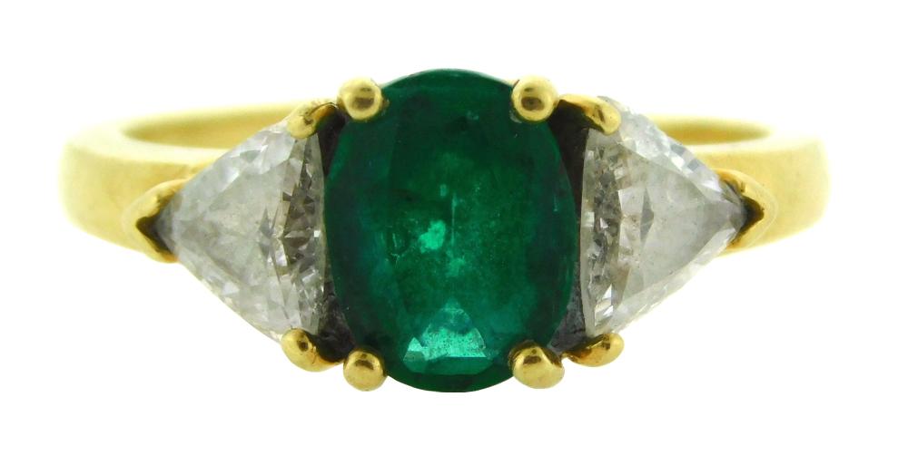 JEWELRY: EMERALD & DIAMOND RING,