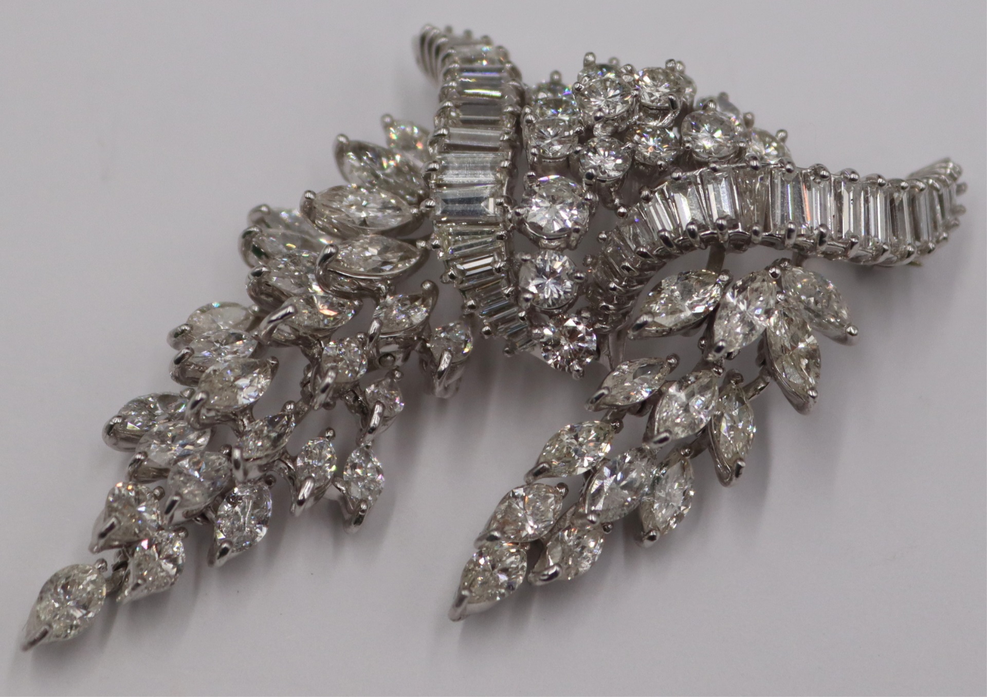 JEWELRY. EXCEPTIONAL PLATINUM AND