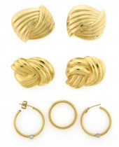 JEWELRY: GOLD EARRINGS AND RIN