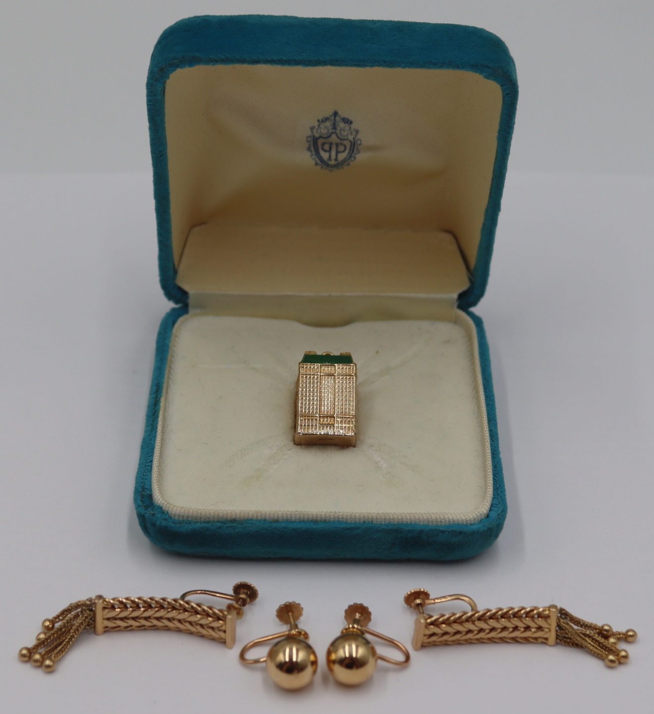 JEWELRY. GOLD JEWELRY GROUPING INC.
