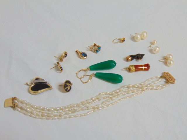JEWELRY. GOLD JEWELRY TO INCLUDE