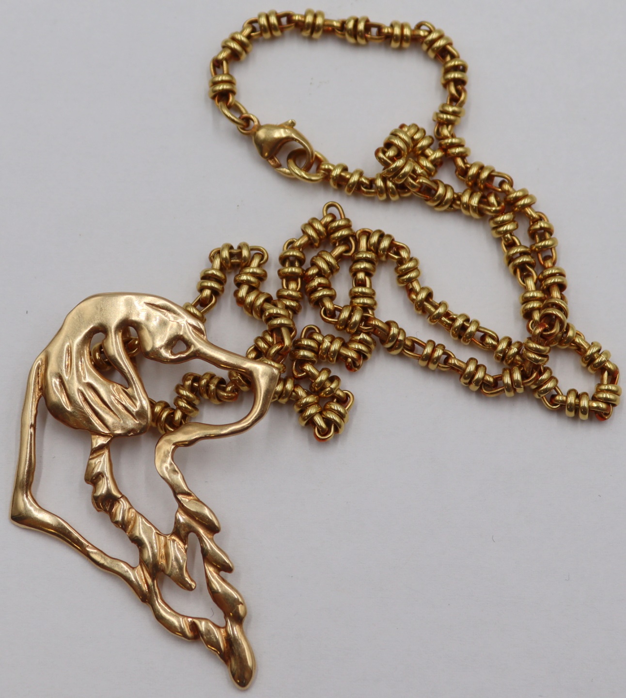 JEWELRY. GOLD NECKLACE & GOLDEN