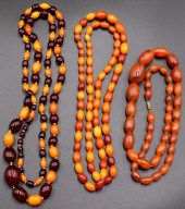 JEWELRY. GROUPING OF AMBER BEA