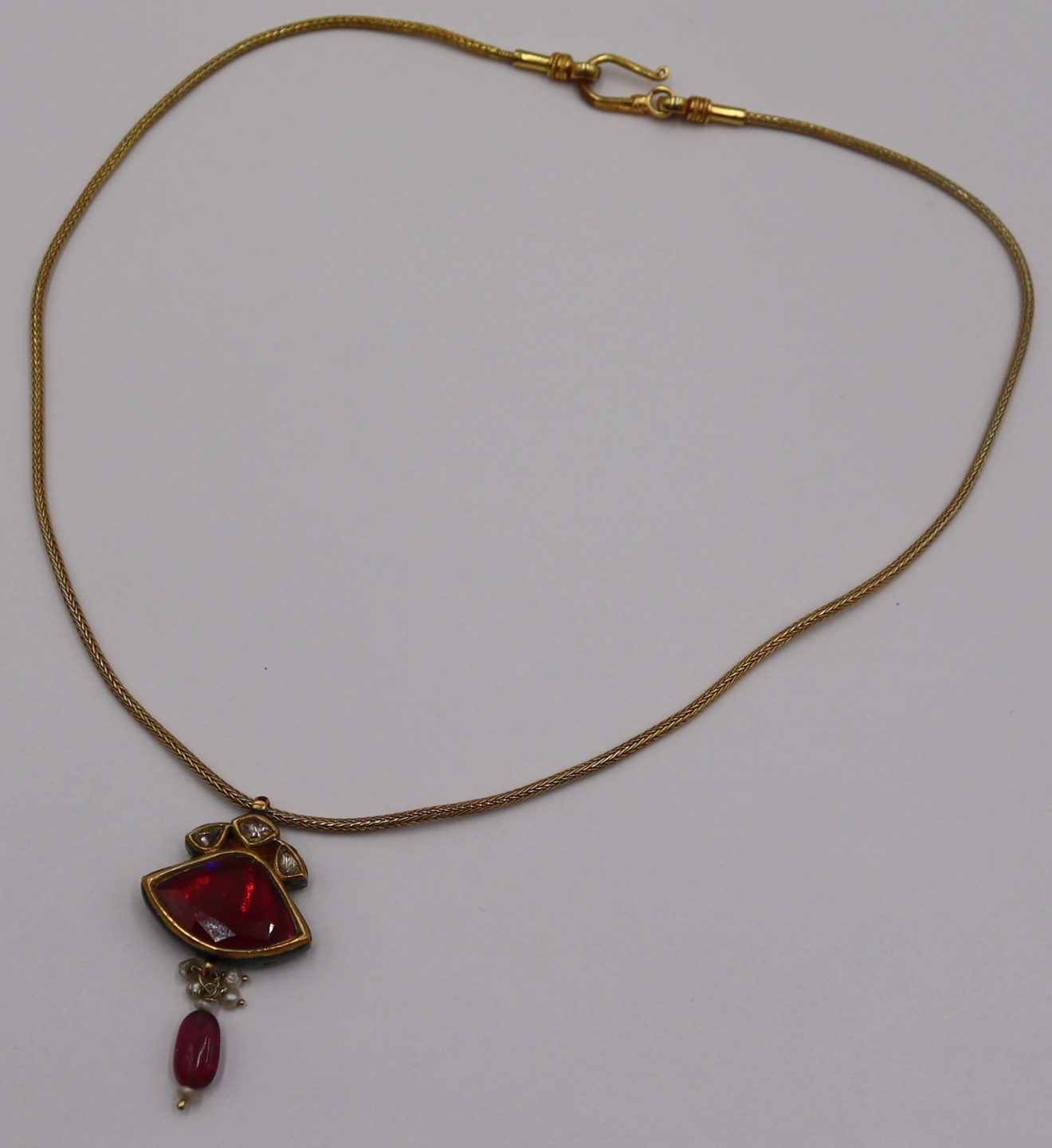JEWELRY. INDIAN 18KT DIAMOND AND